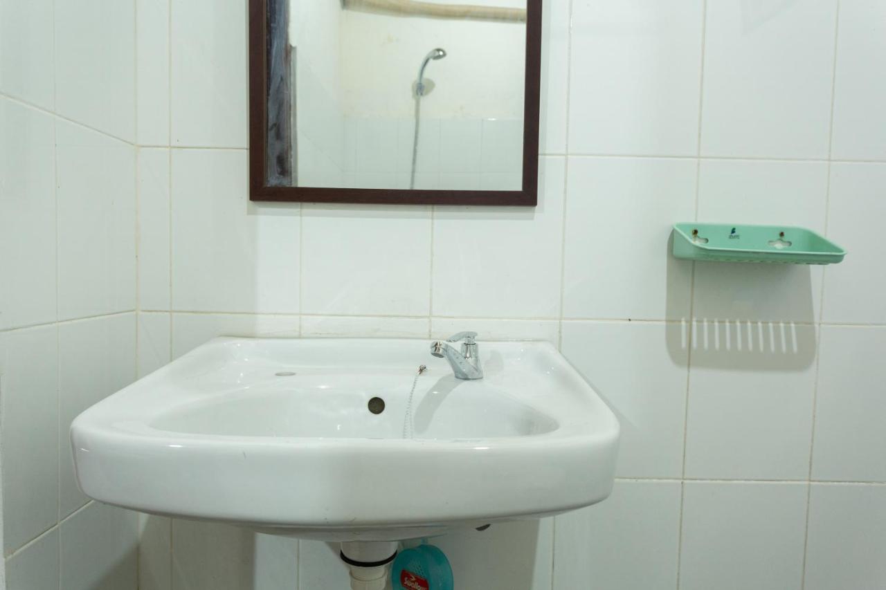 SPOT ON 1879 Lendang Homestay Mangsit Extérieur photo